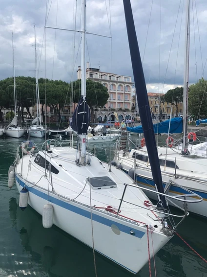 Uscita in barca a vela con skipper: Sirmione e il bacino di Desenzano 3